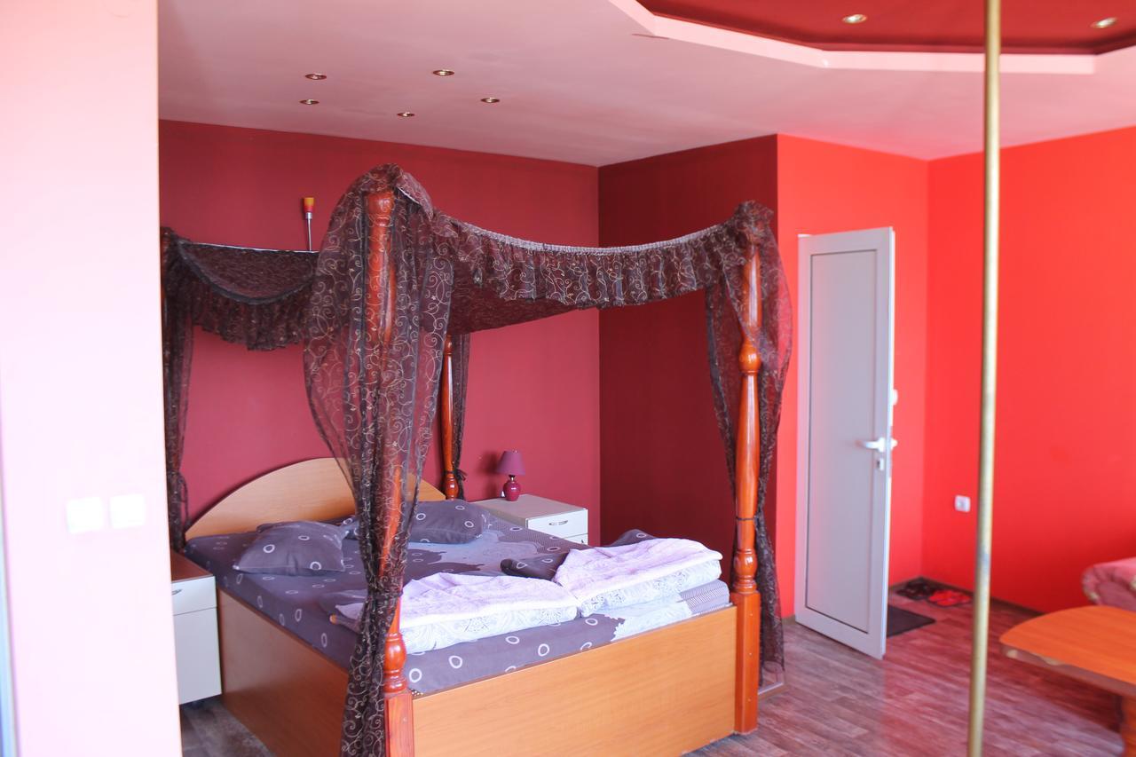 Family Hotel Ludo Варна Экстерьер фото