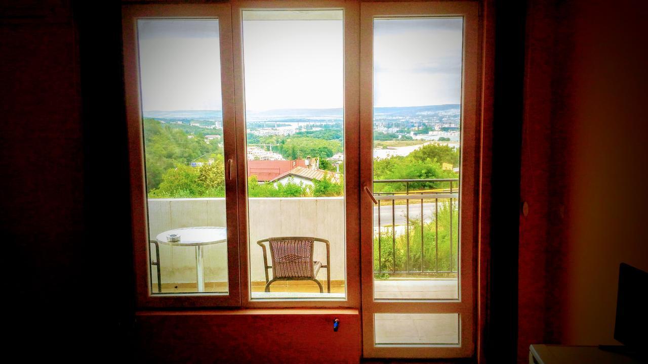 Family Hotel Ludo Варна Экстерьер фото