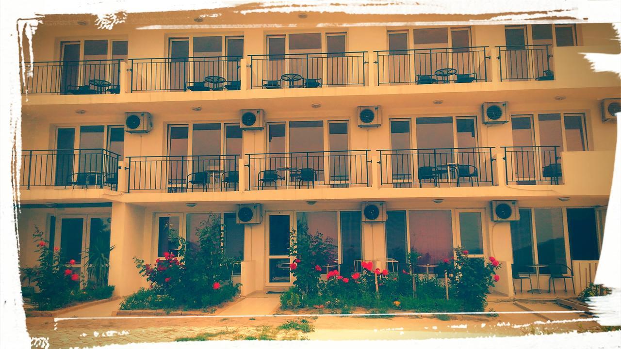 Family Hotel Ludo Варна Экстерьер фото
